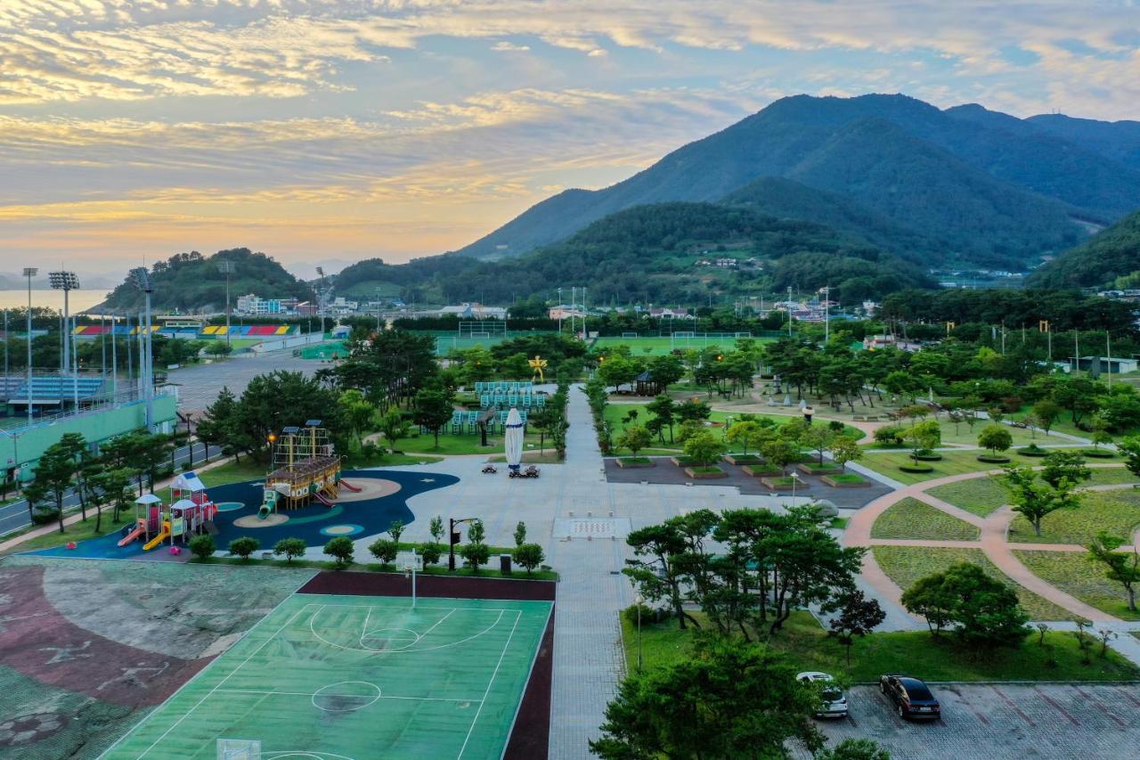 Namhae Sports Park Hotel מראה חיצוני תמונה